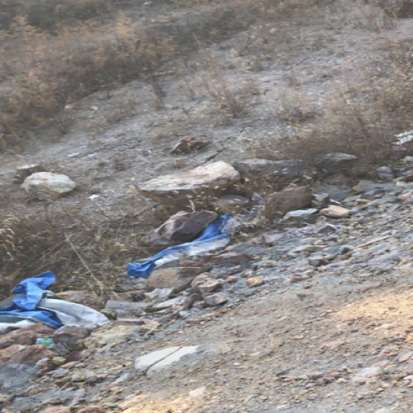 （13）常家沟工程滑坡（2.滑坡后缘拉裂）
CHANGJIAGOU engineering slope (
tension crack after top of slope 2021.07)